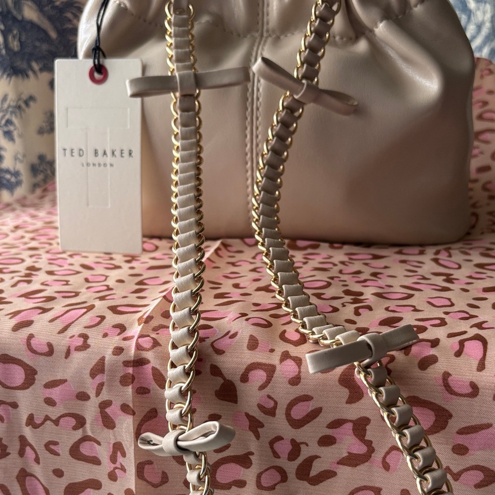 Ted Baker Cream Drawstring Crossbody with Gold Chain - Picture 2 of 14